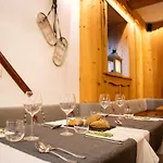 Szálloda Wildrose 3*
