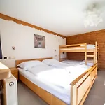 Wildrose Hotel