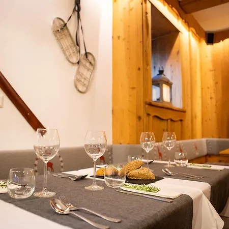 Отель Wildrose 3*