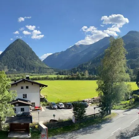 Hotel Wildrose Neukirchen am Großvenediger