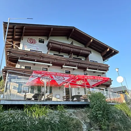 Отель Wildrose 3*