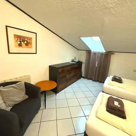 Wildrose Hotel 3*