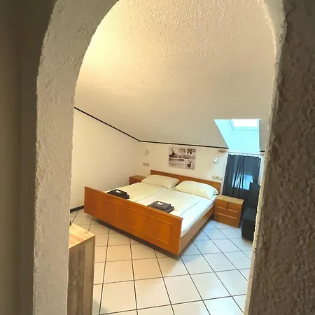 Szálloda Wildrose 3*