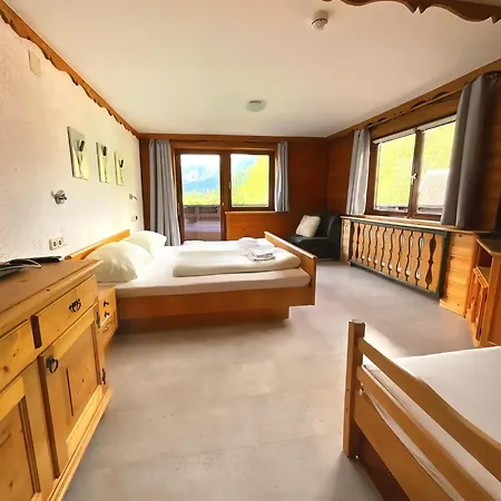 Wildrose Нойкирхен-ам-Гросфенедигер