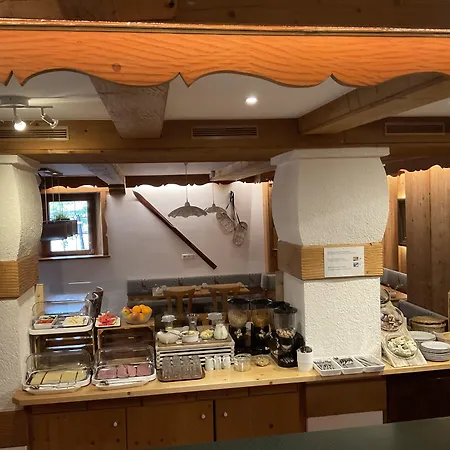 Отель Wildrose Нойкирхен-ам-Гросфенедигер