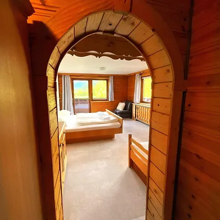 Wildrose Hotel 3*